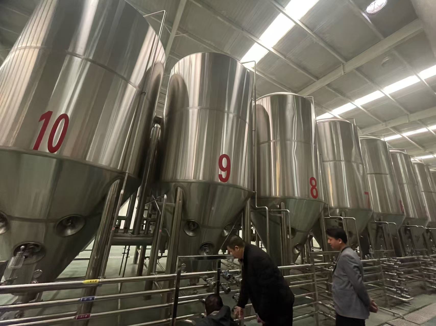 徐水精酿啤酒设备厂—平面布置、设备设计、制造、调试、培训等一条龙服务